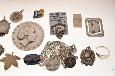 Lot 149 - Small quantity of silver jewellery and other items