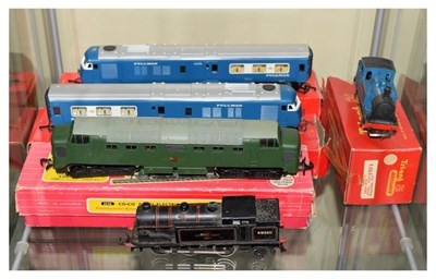 Lot 261 - Hornby Dublo & Triang Railways