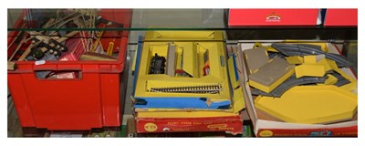 Lot 249 - Quantity of Hornby Dublo boxed carriages, set 2016, set R3A, etc