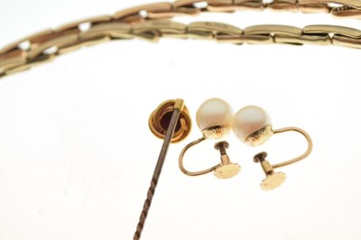 Lot 85 - Two '9ct' expanding straps, a tie pin stamped '15c', and a pair of cultured pearl ear studs