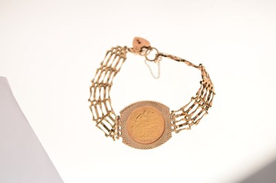 Lot 49 - 9ct gold bracelet, set a 1982 half sovereign