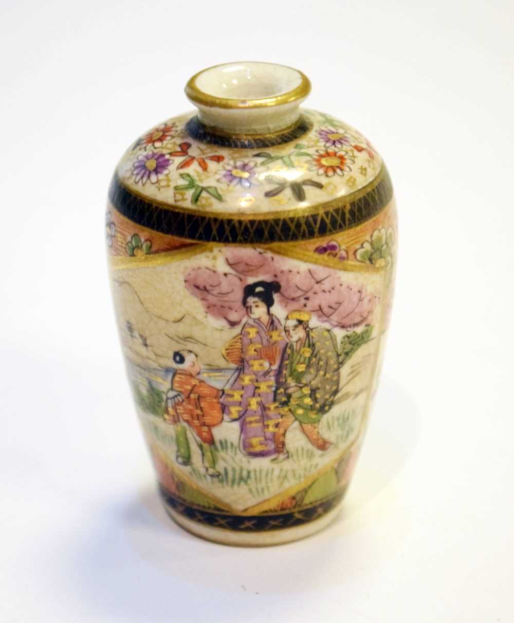 Lot 290 - Small Japanese Satsuma vase