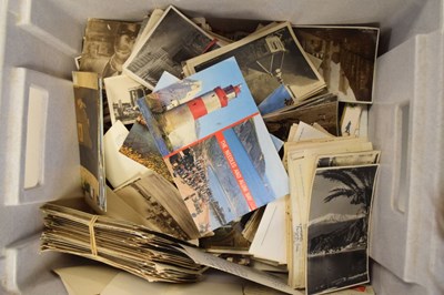 Lot 169 - Quantity of mainly 20th Century French and British postcards, etc.