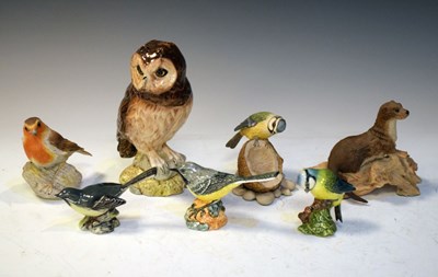 Lot 431 - Collection of ceramic and resin birds etc