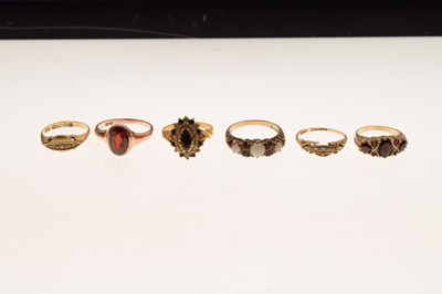 Lot 41 - Six assorted gem-set rings