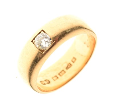 Lot 1 - Gentleman's 18ct gold ring set single old cut diamond
