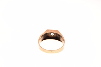 Lot 18 - Gentleman's 9ct gold gypsy-set ring