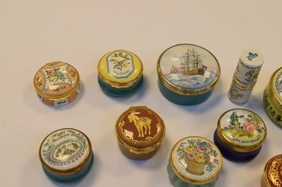 Lot 289 - Collection of approximately twenty Halcyon Days, Bilston and Battersea Enamel boxes