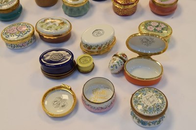 Lot 289 - Collection of approximately twenty Halcyon Days, Bilston and Battersea Enamel boxes