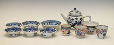 Lot 400 - Small collection of Chinese blue and white porcelain, etc