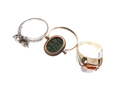 Lot 46 - Three various dress rings, and a bar brooch