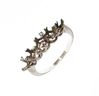 Lot 41 - Five-stone vacant ring mount