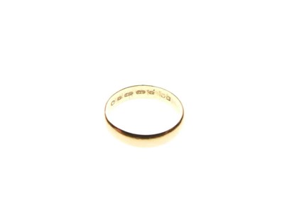 Lot 28 - Victorian 22ct gold wedding band