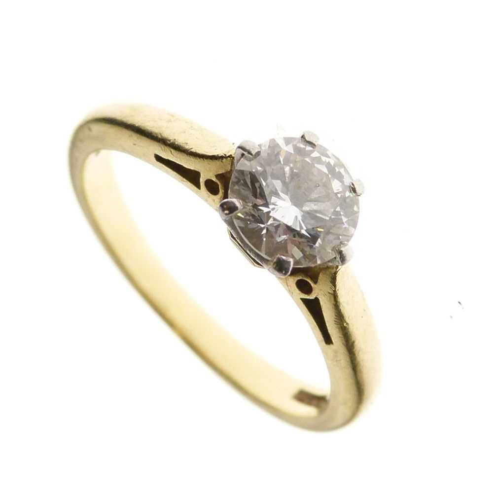 Lot 1 - Diamond single stone 18ct gold  ring