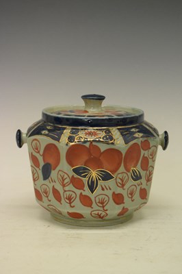 Lot 406 - Small group of mainly Japanese ceramics