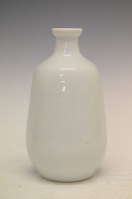Lot 406 - Small group of mainly Japanese ceramics