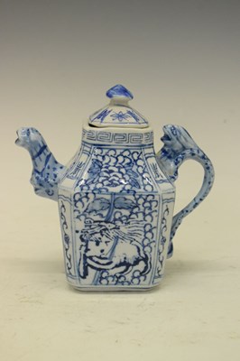 Lot 406 - Small group of mainly Japanese ceramics