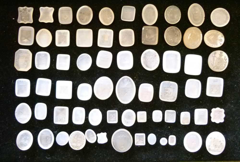 Lot 51 - Collection of sixty-six assorted chalcedony