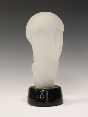 Lot 322 - Art Deco moulded frosted glass sculpture