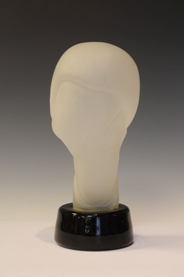 Lot 322 - Art Deco moulded frosted glass sculpture