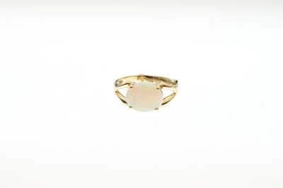 Lot 13 - 18ct gold single-stone opal ring