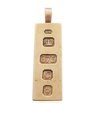 Lot 99 - 9ct gold ingot pendant