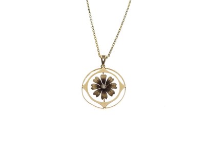 Lot 71 - Edwardian gold pendant on chain, stamped '15ct'