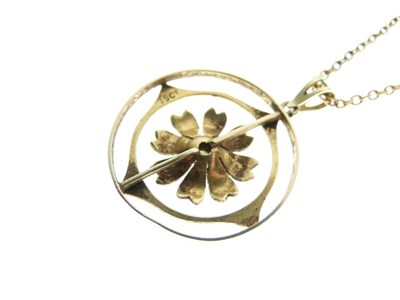 Lot 71 - Edwardian gold pendant on chain, stamped '15ct'