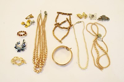 Lot 116 - Assorted costume jewellery