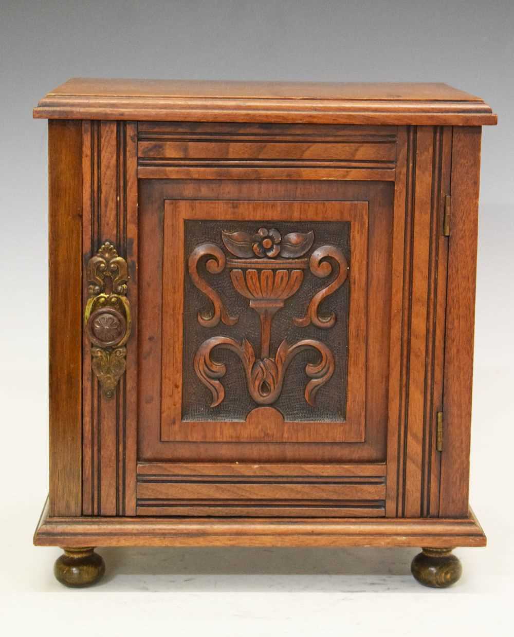 Lot 732 Edwardian mahogany smokers