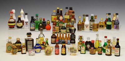 Lot 458 - Quantity of miniatures