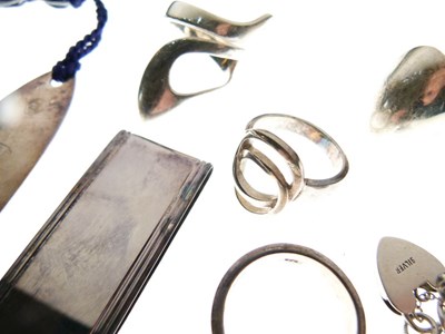 Lot 44 - Assorted silver jewellery