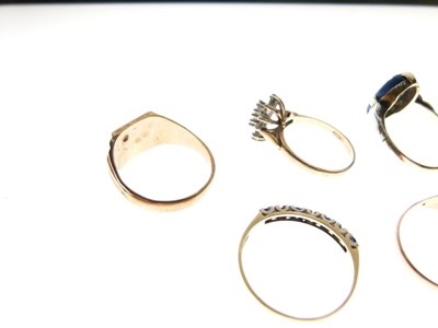 Lot 13 - Eight gold dress rings