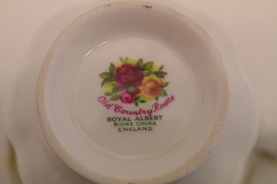 Lot 542 - Small quantity of Royal Albert 'Old Country Roses' teawares