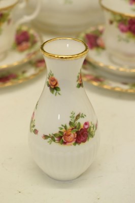 Lot 542 - Small quantity of Royal Albert 'Old Country Roses' teawares