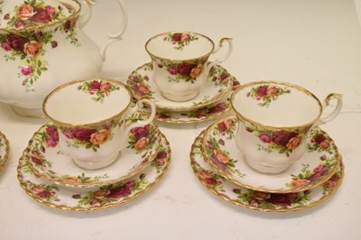 Lot 542 - Small quantity of Royal Albert 'Old Country Roses' teawares