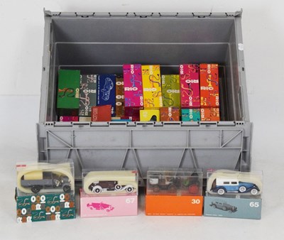 Lot 494 - Rio - Quantity of thirty boxed/ cased diecast model vehicles