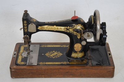 Lot 628 - Singer sewing machine