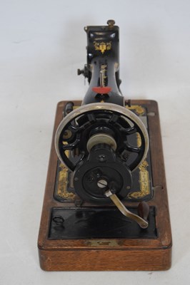 Lot 628 - Singer sewing machine