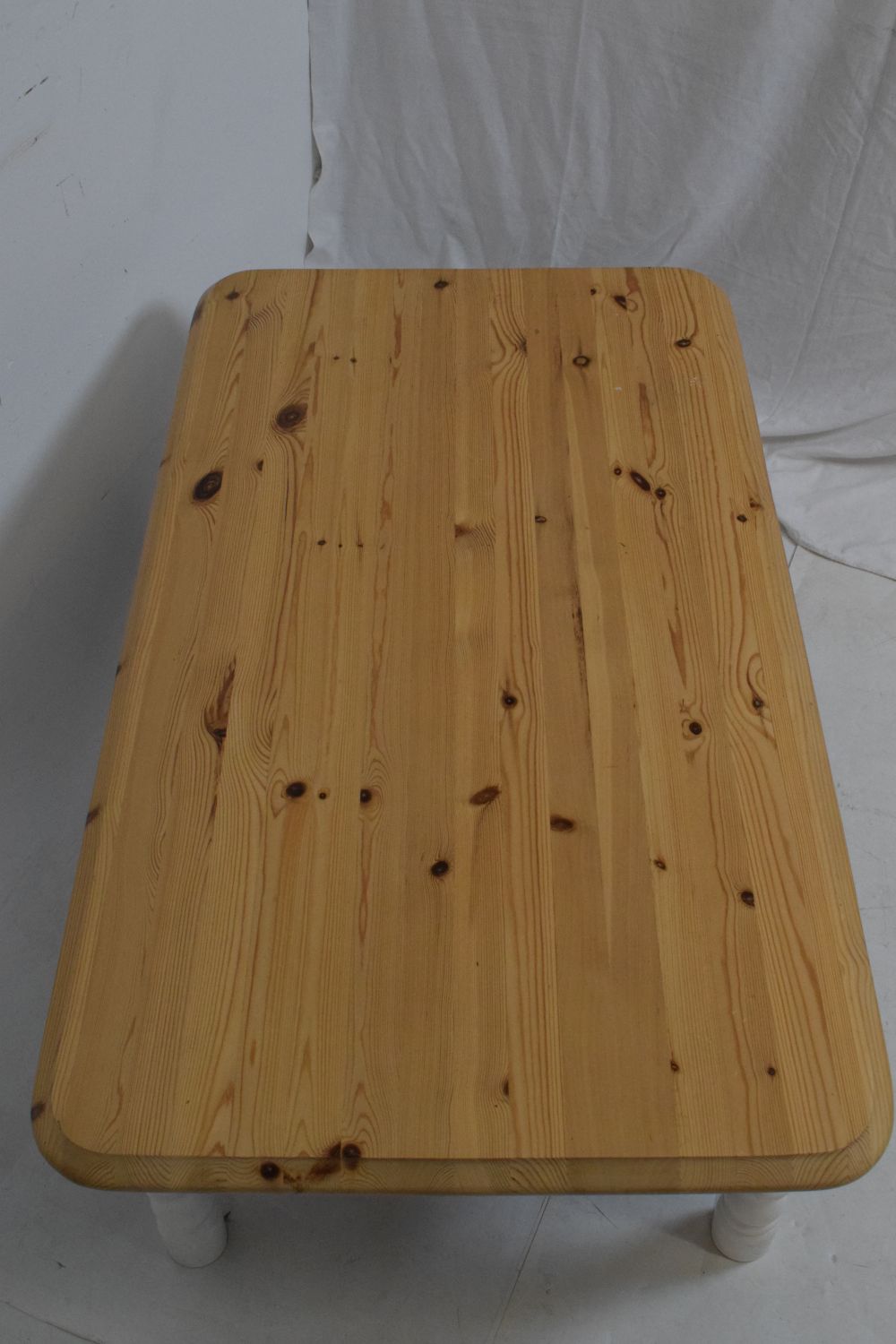 Lot 549 - Pine coffee table