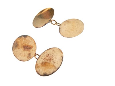Lot 76 - Pair of 9ct gold oval cufflinks, and a 9ct gold signet ring