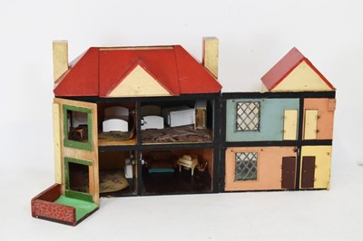 Lot 453 - Early to mid 20th Century dolls house