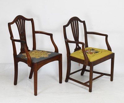 Lot 752 - Two Hepplewhite-style chairs