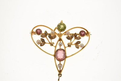 Lot 66 - Edwardian peridot, pink tourmaline and seed pearl brooch