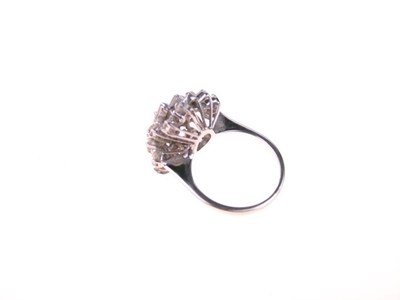 Lot 14 - Diamond cluster ring