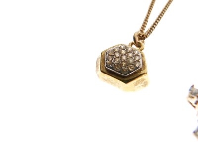 Lot 81 - Diamond set hexagonal cluster pendant