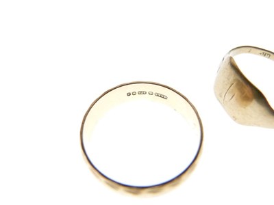 Lot 38 - 9ct gold wedding band, and a signet ring