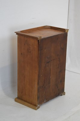 Lot 539 - Pine collectors/specimen cabinet circa 1900