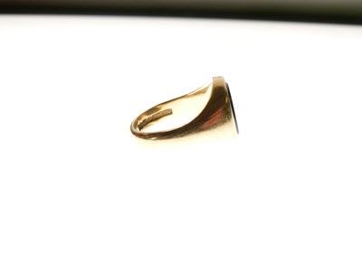Lot 44 - 18ct gold signet ring set oval bloodstone