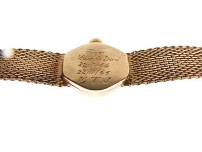Lot 139 - Avia lady's 9ct gold watch